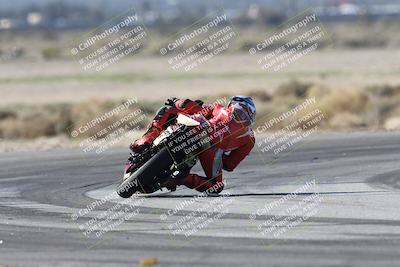 media/Jan-15-2026-Racers Edge (Thu) [[dfebeb70ab]]/3-B Group/Session 4 (Turn 5)/